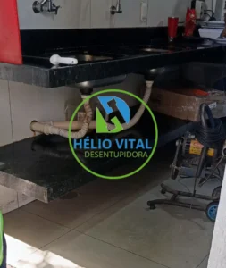 Desentupidora Hélio Vital em Fortaleza - CE, desentupimento de esgoto, caixa de gordura, mictorio, vaso sanitário, pia, ralo. fossa e calha. Ligue 24 hs (85) 9 9671-6232 e tenha orçamento grátis