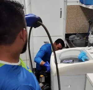 Desentupidora Hélio Vital em Fortaleza - CE, desentupimento de esgoto, caixa de gordura, mictorio, vaso sanitário, pia, ralo. fossa e calha. Ligue 24 hs (85) 9 9671-6232 e tenha orçamento grátis