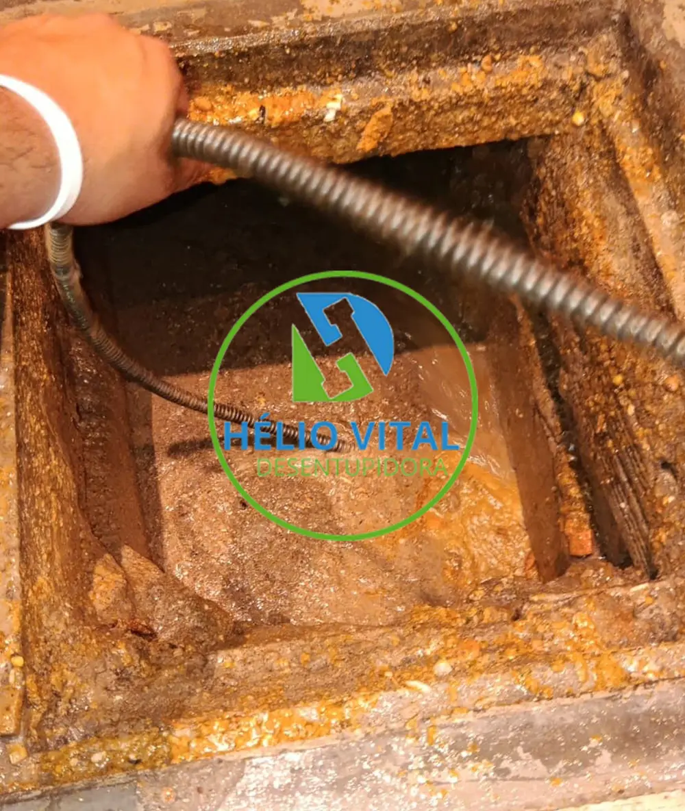 Desentupidora de Caixa de Gordura - Desentupidora Hélio Vital - (85) 9 9671-6232 - Fortaleza - CE: ligue 24 hs e tenha orçamento grátis 24 hs